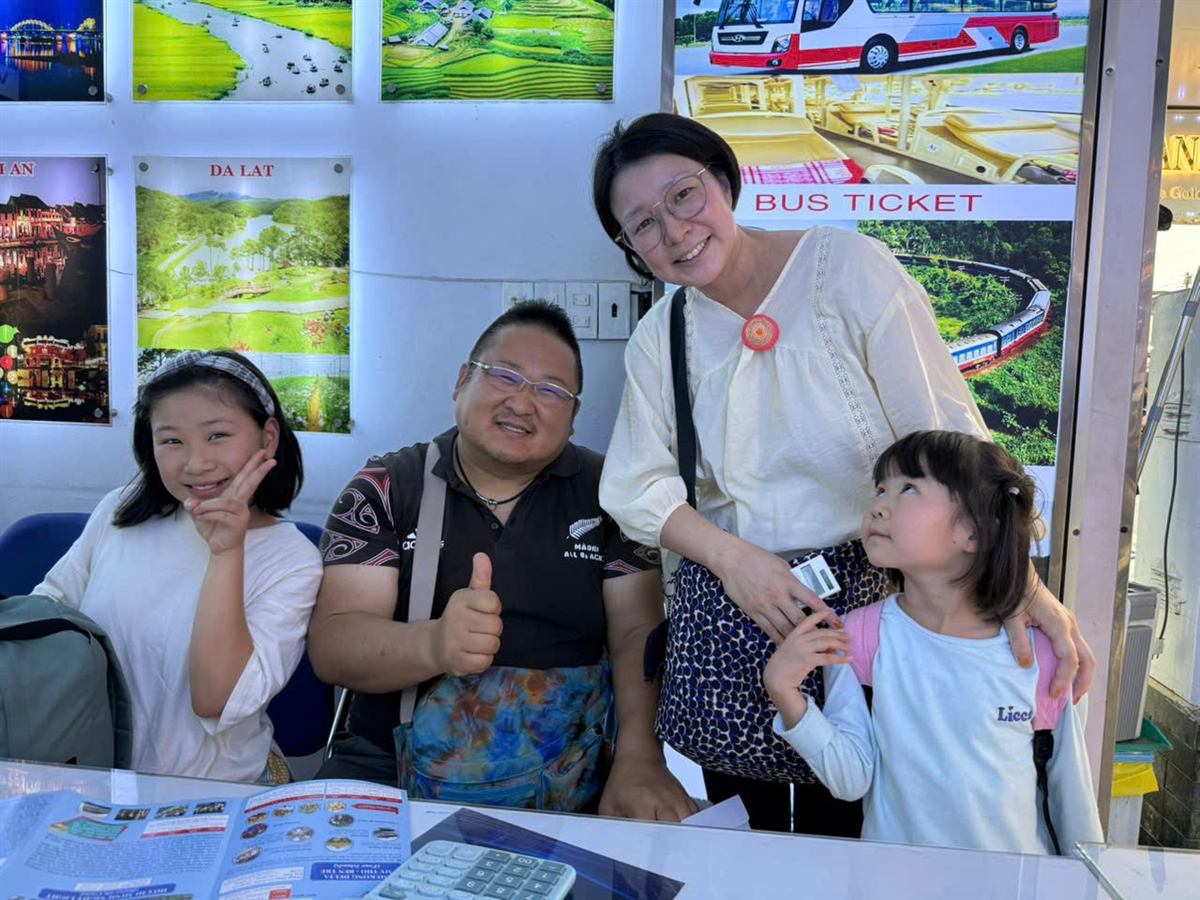 A family booking their tours with us